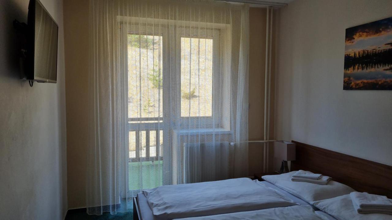 Hotel Sipox Strba Exterior photo